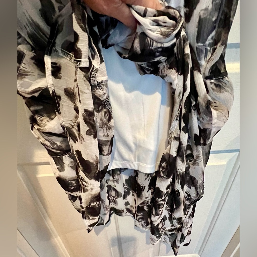Dress - Simply Vera - Vera Wang - black white floral - sz XL -Worn once -perfect - Picture 5 of 9